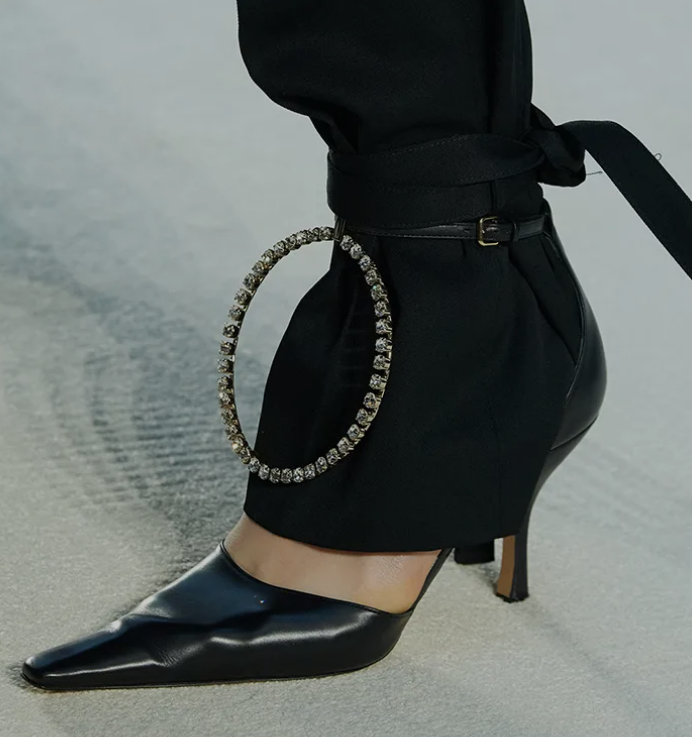 20200903115039ytsvn.png JW Anderson 2020秋冬系列.png