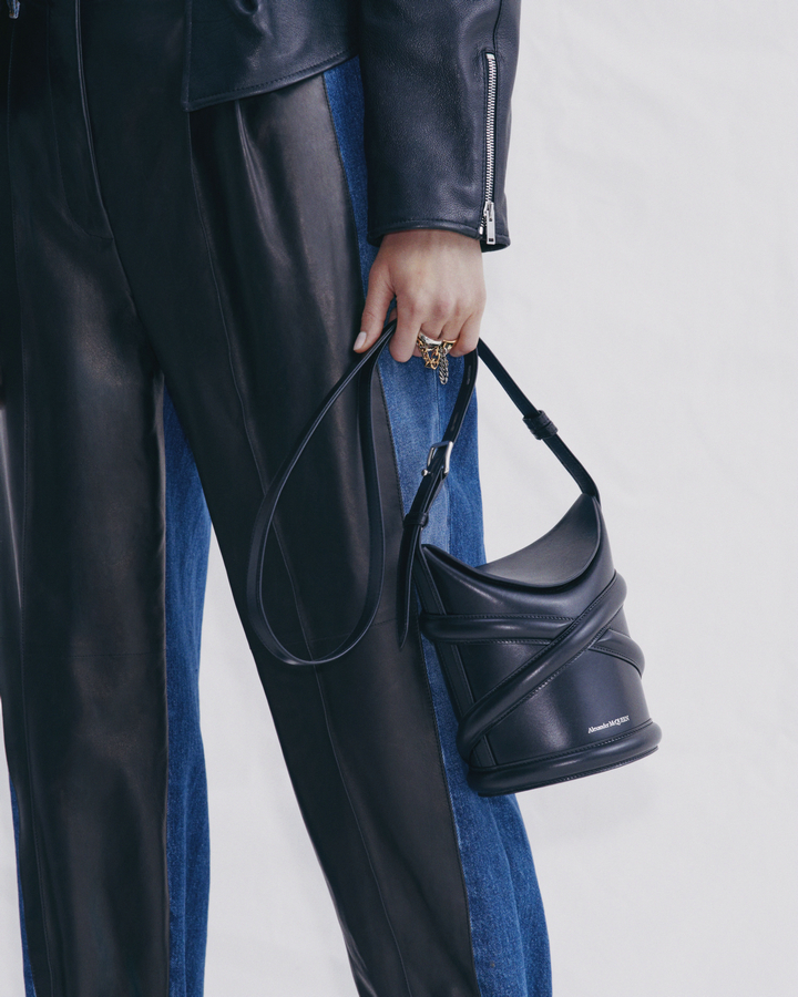 20210422182853hsidw.jpg JUN-JI-HYUN_Curve Bag-2-PRODUCT.jpg