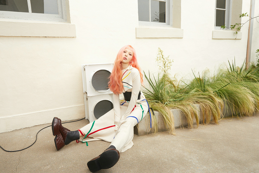 LOEWE罗意威 X 泫雅.jpg