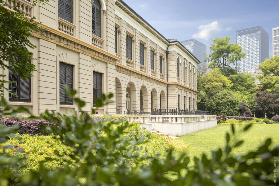 Exterior 1.jpg