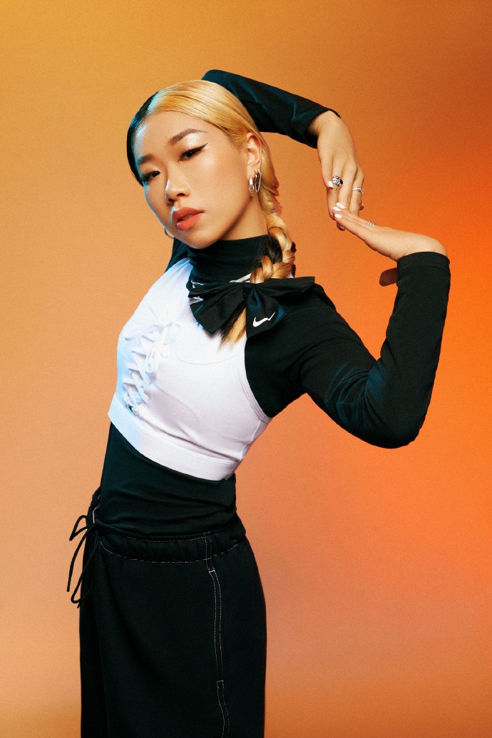 New Balance FuelCell RC Elite v2跑鞋助力每一位跑者驰骋跑道 - 副本 - 副本.jpg