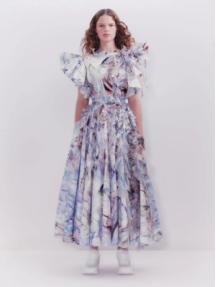 新闻稿：Alexander McQueen 2022早春女装系列瞩目呈献992.png
