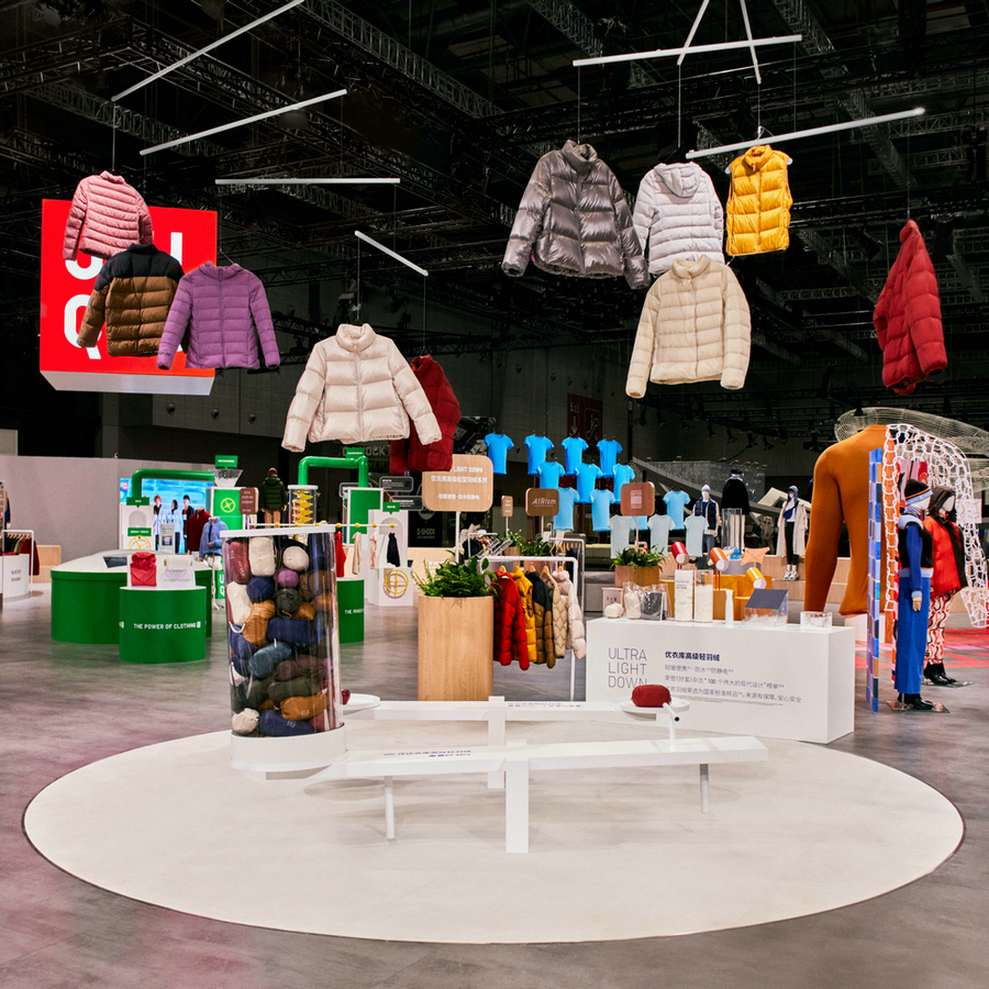 高级轻羽绒 现场图.jpg