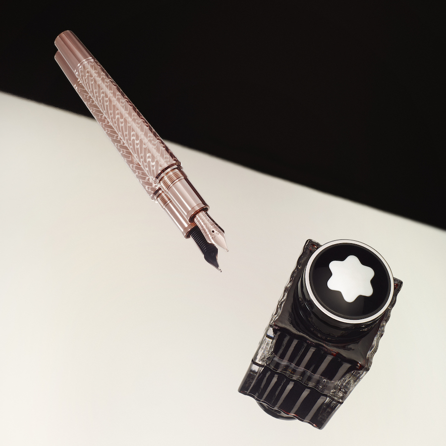 20221124133020wzuml.jpg 全新万宝龙祥瑞系列书写工具 场景图 - 1.jpg