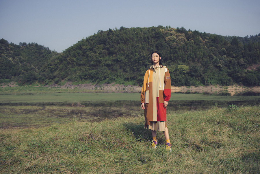 20221212152040sthkf.jpg 图片1-KOLON SPORT X GARCON BY GARCON新春联名系列防风外套&半身裙.jpg