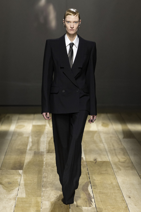 LOOK 2.jpg