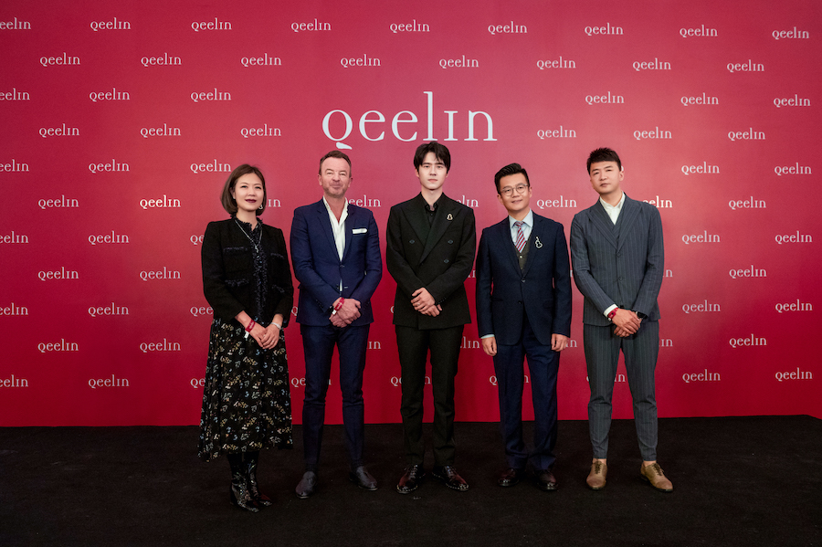 Qeelin郑州丹尼斯大卫城精品店揭幕现场合照.jpg