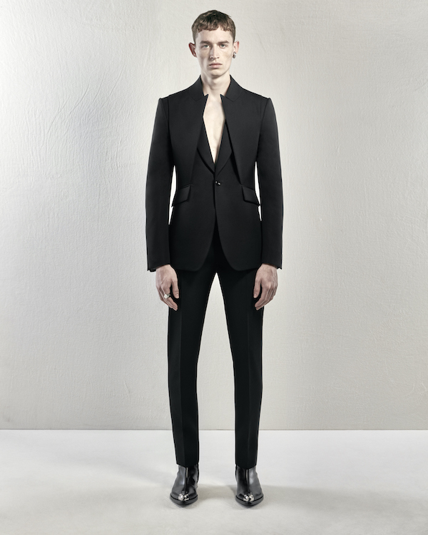 ALEXANDER MCQUEEN PRE AW23 LOOK 1 .jpg