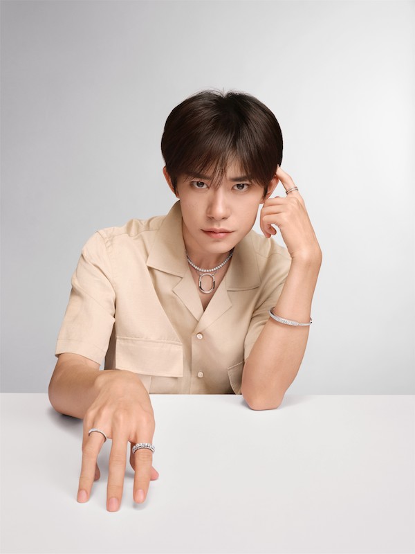 蒂芙尼携手全球品牌代言人易烊千玺呈献全新Tiffany Lock系列广告大片.jpg