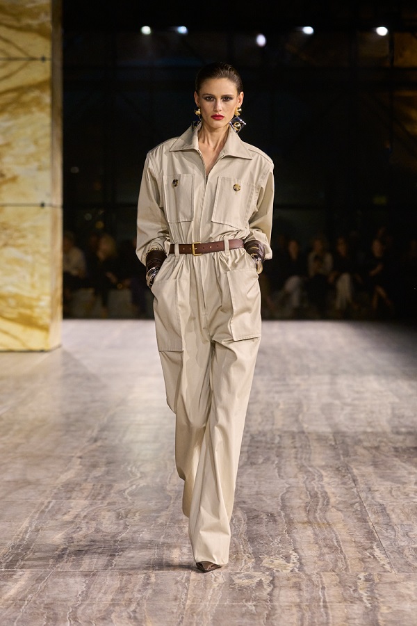 SAINT LAURENT_FASHION_SHOW_WSS24_VOGUE_RUNWAY_FRONT_1.jpg