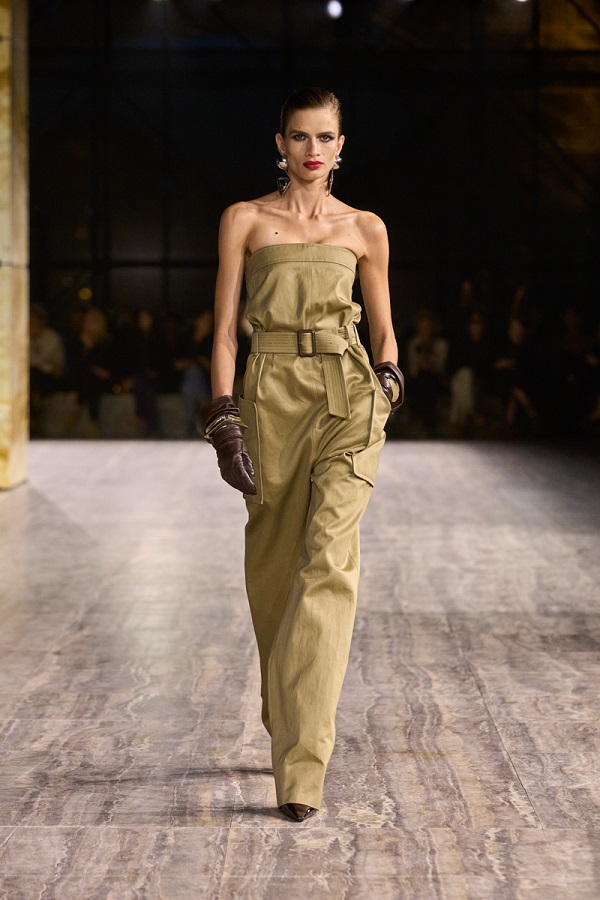 SAINT LAURENT_FASHION_SHOW_WSS24_VOGUE_RUNWAY_FRONT_5.jpg