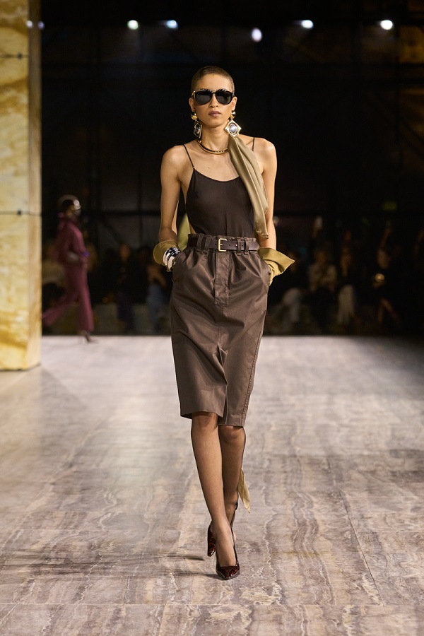 SAINT LAURENT_FASHION_SHOW_WSS24_VOGUE_RUNWAY_FRONT_21.jpg