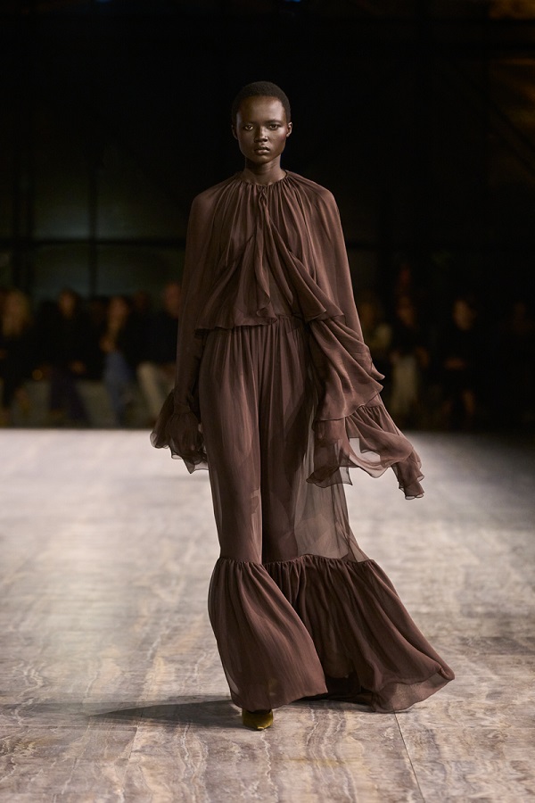 SAINT LAURENT_FASHION_SHOW_WSS24_VOGUE_RUNWAY_FRONT_46.jpg
