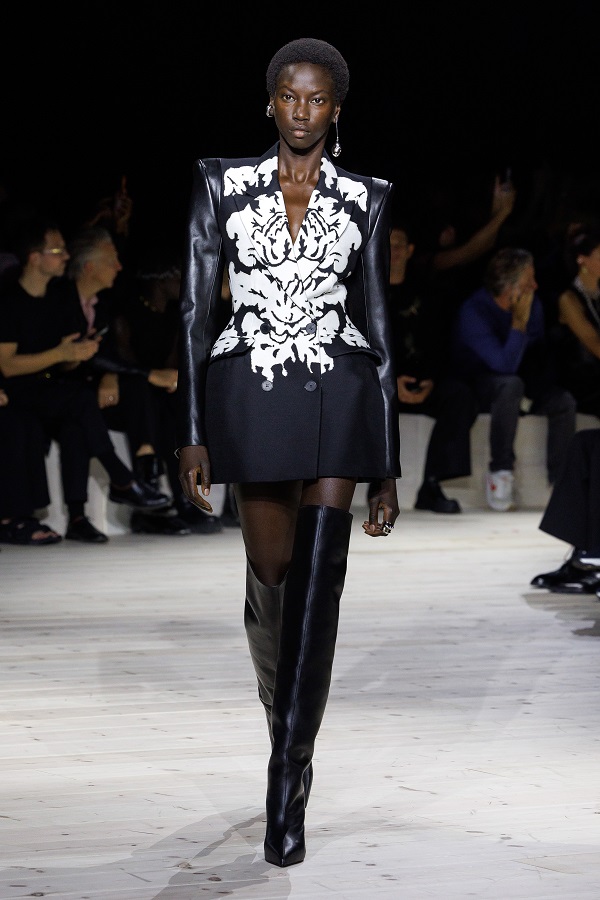 LOOK 28.jpg