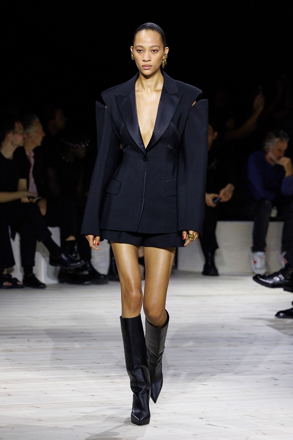 LOOK 39.jpg