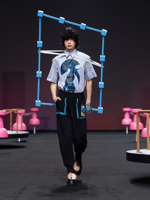KEYLOOK3.JPG