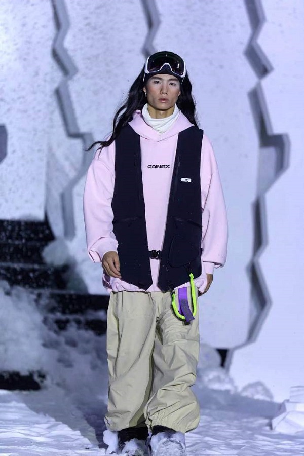006PyaXJgy1hiwxoezioij311x1kwn0p.jpg