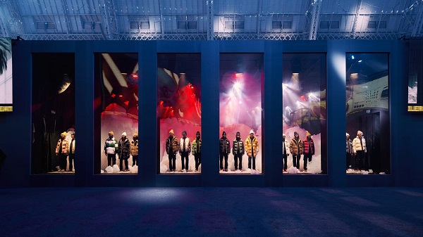 20231025230030csevk.jpg MONCLER X PALM ANGELS_INSTALLATION_2.jpg