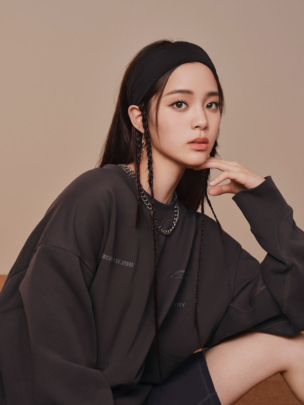 1-FILA-FUSION代言人欧阳娜娜上身FUSIONEER系列新品服饰.jpg