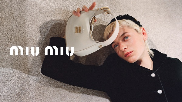 Edward_Miu-Miu_Holiday_2023_Main_Campaign_Digital-Banner_Logo_1920x1080px-16.jpg