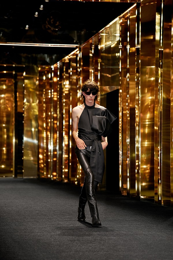 CELINE_MEN_SUMMER_24_LOOK_01_B_WEB.jpg