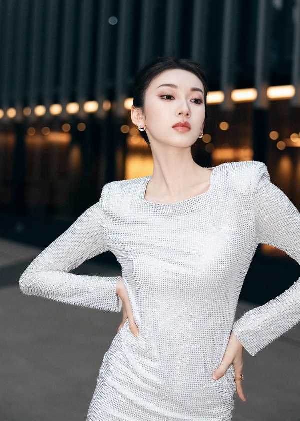刘令姿6.jpg