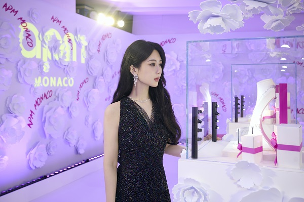 10_APM Monaco 全球品牌代言人 杨紫.jpg