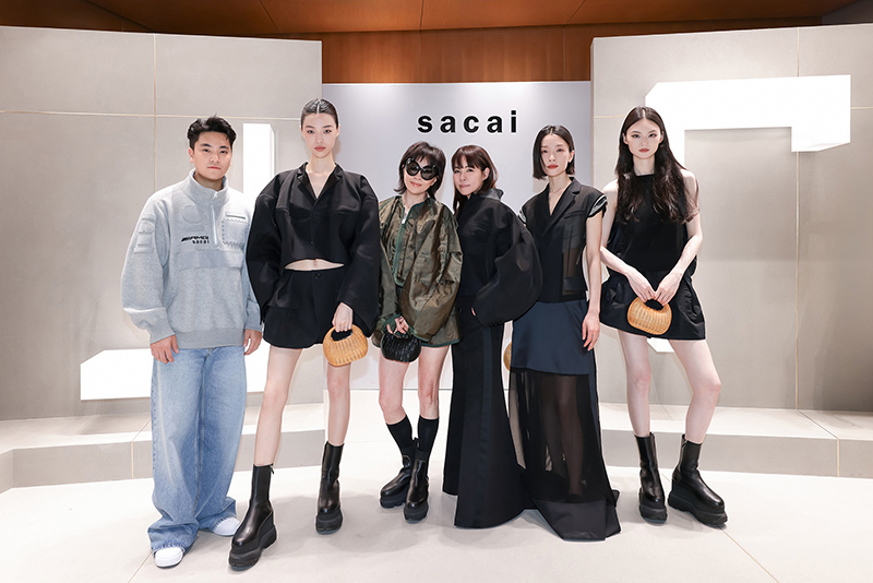 sacai 品牌主理人阿部千登势（Chitose Abe），著名影星刘嘉玲、演员兼超模杜鹃、超模贺聪、游天翼及多元跨领域艺术家王令尘.jpg