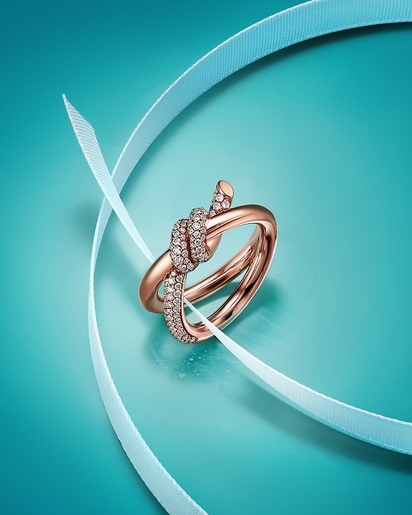 Tiffany Knot系列18K玫瑰金镶钻双行戒指.jpg