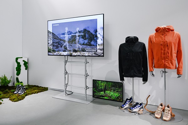 Salomon萨洛蒙OUTPEAK软壳夹克.jpg
