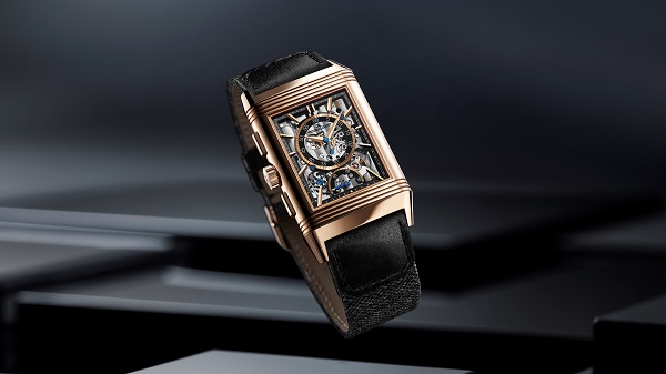 积家Reverso Tribute Chronograph翻转系列计时腕表玫瑰金款 - 背面情境图1.jpg