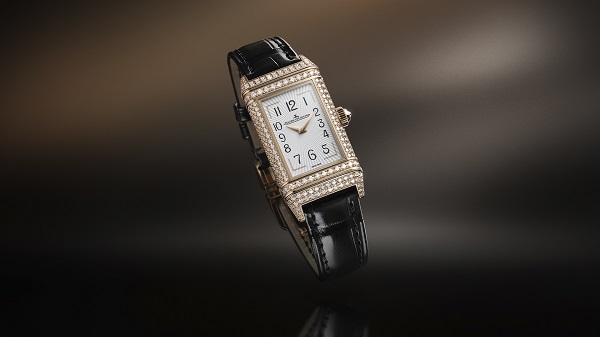 积家Reverso One Duetto Jewellery双面翻转系列珠宝腕表黑色皮革表带款 - 正面情境图1.jpg