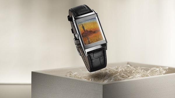 积家Reverso Tribute Enamel 翻转系列珐琅腕表《黄昏的圣乔治马焦雷》款 -  背面情景图.jpg