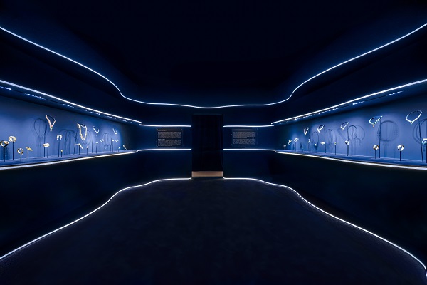 PIAGET伯爵150周年庆典暨“ESSENCE OF EXTRALEGANZA”奢雅之源高级珠宝展_“Piaget Society”展厅.jpg