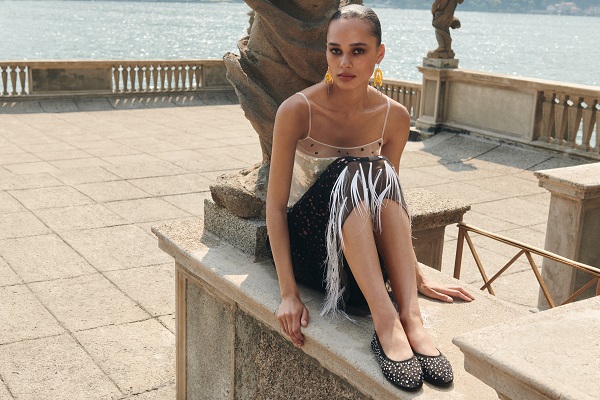 TB_HOL24_CAMPAIGN_HOLIDAY_FLATS_SHOT_3_02_0070.jpg