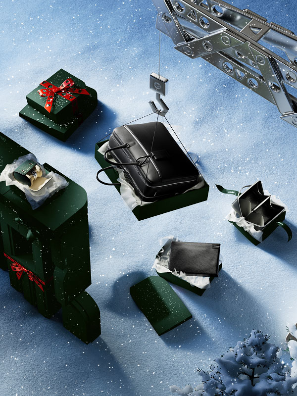 6_Valextra-Holiday-Campaign---Avietta-briefcase.jpg