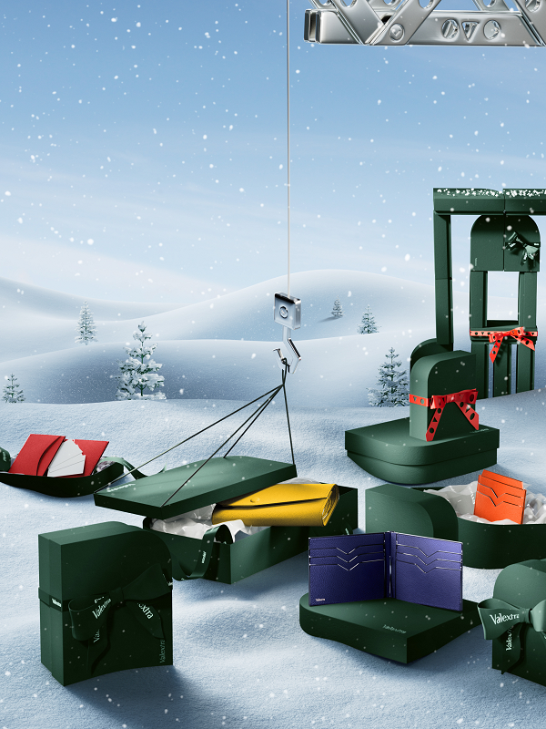 8_Valextra Holiday Campaign - Card holders.png