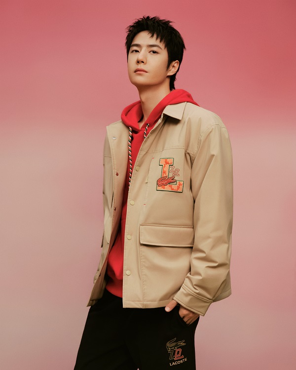 代言人王一博身着LACOSTE 2025 福蛇新春系列.jpg