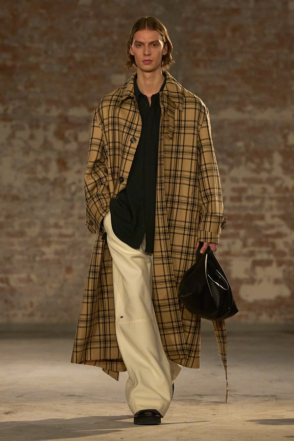 6_AMI_FW25_SHOW_RUNWAY_LOOK_12.jpg