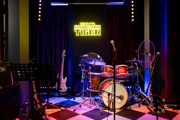 VENUE 7.jpg