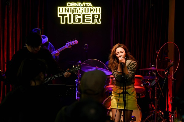 VEEGEE STAGE.jpg