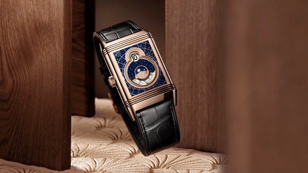 积家Reverso Tribute Nonantieme ‘Enamel’ 翻转系列九十周年珐琅腕表 - 情景图.jpg