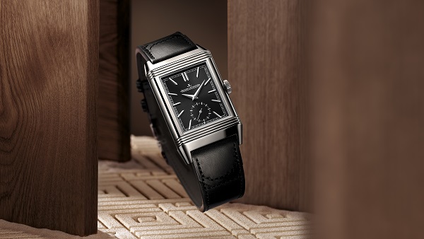 积家Reverso Tribute Duoface Small Seconds翻转系列双面双时区小秒针腕（黑色表盘款） - 情景图.jpg
