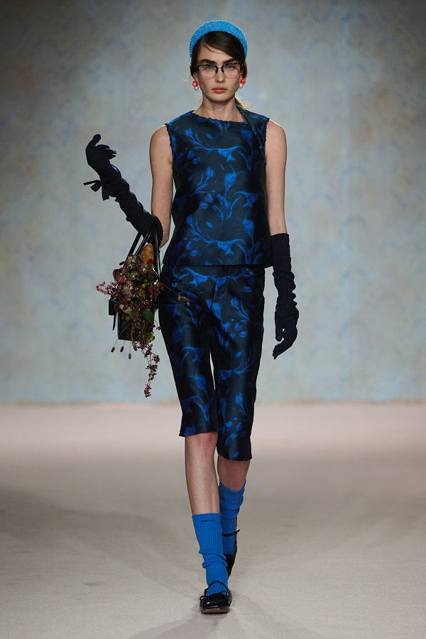 LOOK 53.jpg