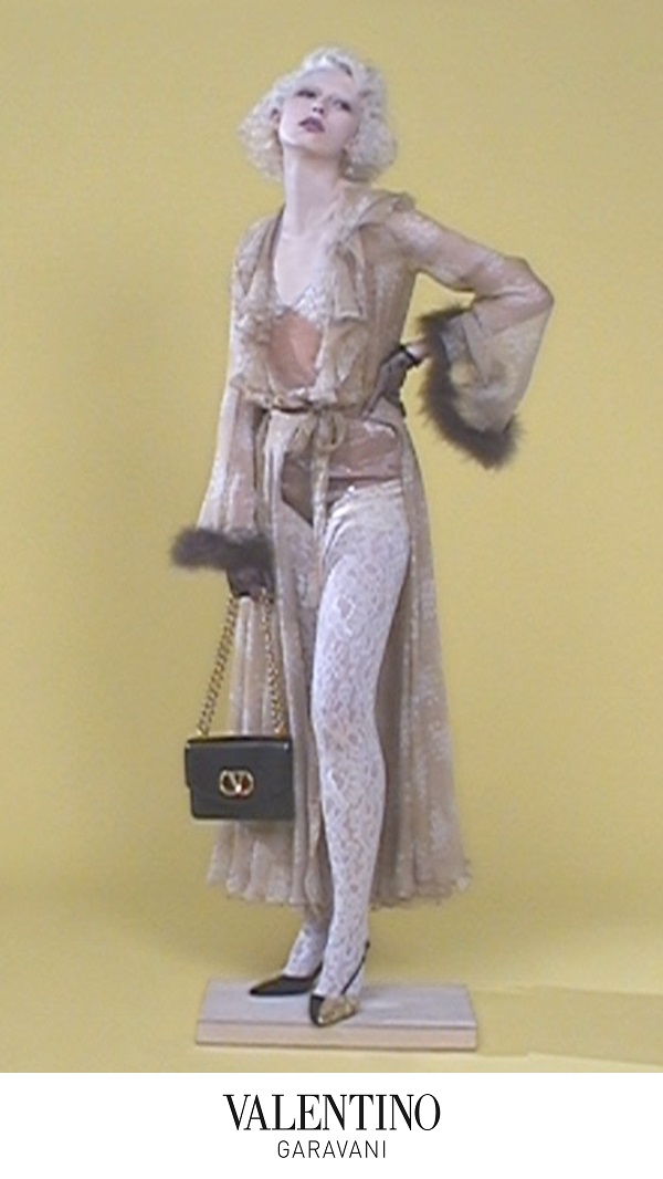 Valentino_VAIN_9x16_18.jpg