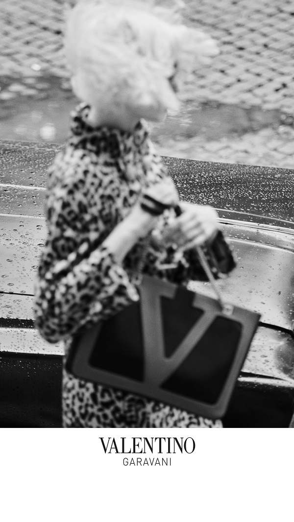 Valentino_Fall25_VivaSuperstar_Logo_9x16-safe_05.jpg