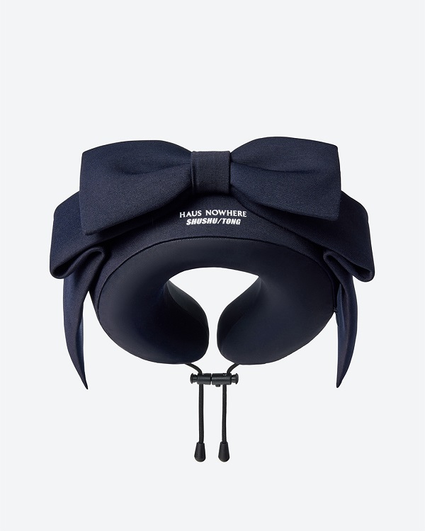 3.HNxSST_WebProductCut_NeckPillow_1080x1350.jpg