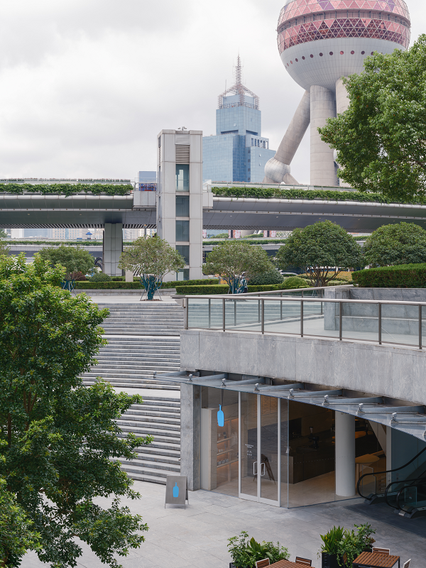 蓝瓶咖啡上海国金中心店_门店外景.png