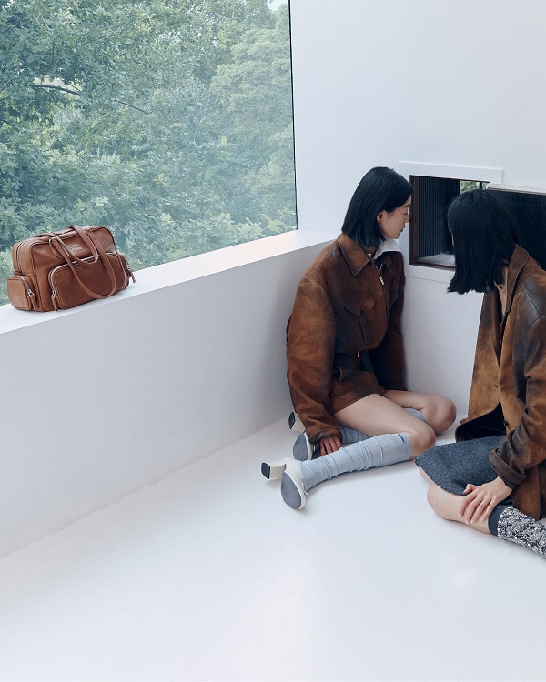 MIU MIU QIXI 25_ON MODEL_4x5_NO LOGO_9.jpg