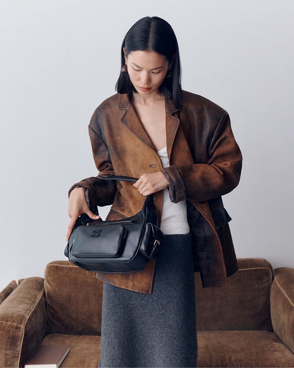 MIU MIU QIXI 25_ON MODEL_4x5_NO LOGO_8.jpg